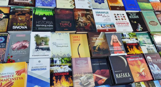 IKC-PODGORICA 18 GOD. ZA REDOM PONOVO NAJUSPJEŠNIJI NA MEĐUNARODNOM SAJMU KNJIGA I OBRAZOVANJA U PODGORICI (442 FOTOGRAFIJA)