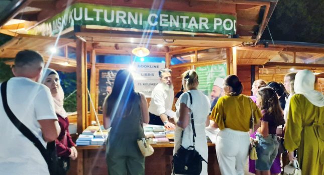 IKC Podgorica ponovo najljepši i najposjećeniji štand na 24 sajmu knjiga u Ulcinju (101 fotografija)