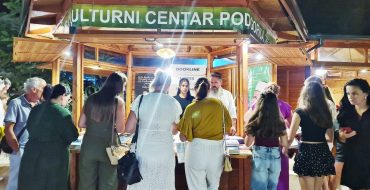 IKC Podgorica ponovo najljepši i najposjećeniji štand na 24 sajmu knjiga u Ulcinju (101 fotografija)