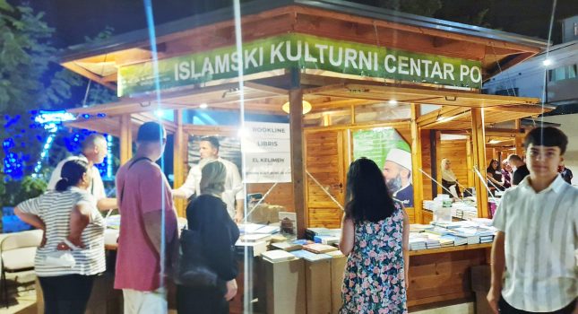 IKC Podgorica ponovo najljepši i najposjećeniji štand na 24 sajmu knjiga u Ulcinju (101 fotografija)