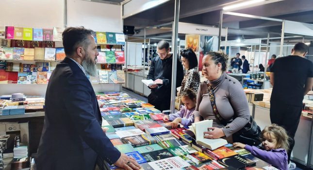 IKC-PODGORICA 18 GOD. ZA REDOM PONOVO NAJUSPJEŠNIJI NA MEĐUNARODNOM SAJMU KNJIGA I OBRAZOVANJA U PODGORICI (442 FOTOGRAFIJA)