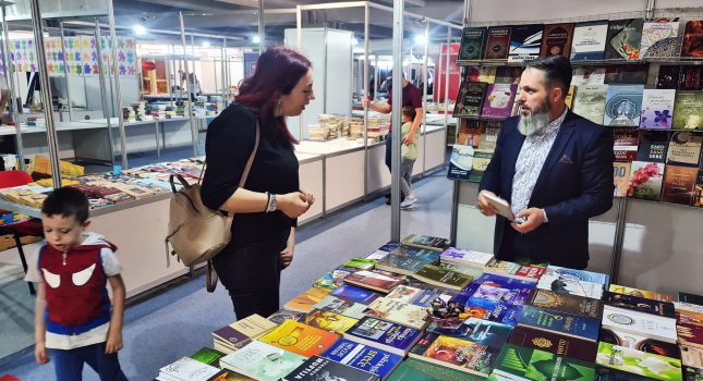 IKC-PODGORICA 18 GOD. ZA REDOM PONOVO NAJUSPJEŠNIJI NA MEĐUNARODNOM SAJMU KNJIGA I OBRAZOVANJA U PODGORICI (442 FOTOGRAFIJA)