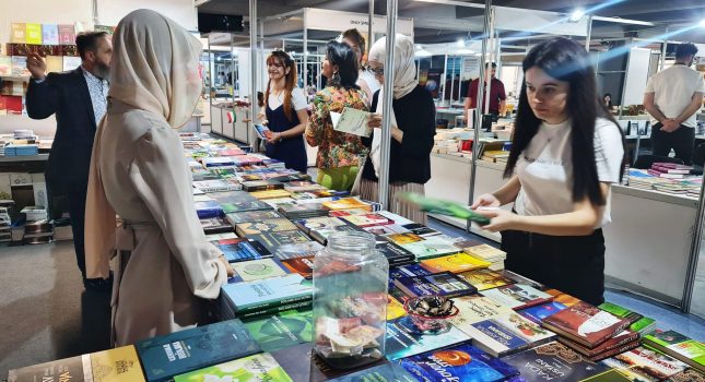 IKC-PODGORICA 18 GOD. ZA REDOM PONOVO NAJUSPJEŠNIJI NA MEĐUNARODNOM SAJMU KNJIGA I OBRAZOVANJA U PODGORICI (442 FOTOGRAFIJA)