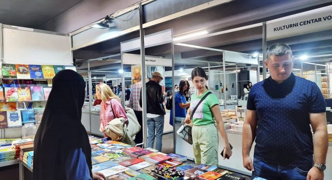 IKC-PODGORICA 18 GOD. ZA REDOM PONOVO NAJUSPJEŠNIJI NA MEĐUNARODNOM SAJMU KNJIGA I OBRAZOVANJA U PODGORICI (442 FOTOGRAFIJA)