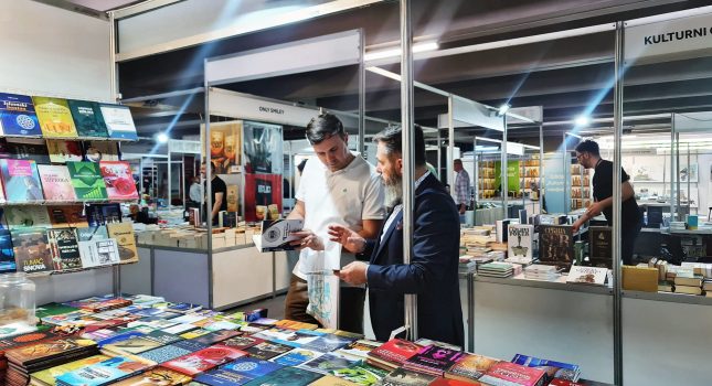 IKC-PODGORICA 18 GOD. ZA REDOM PONOVO NAJUSPJEŠNIJI NA MEĐUNARODNOM SAJMU KNJIGA I OBRAZOVANJA U PODGORICI (442 FOTOGRAFIJA)