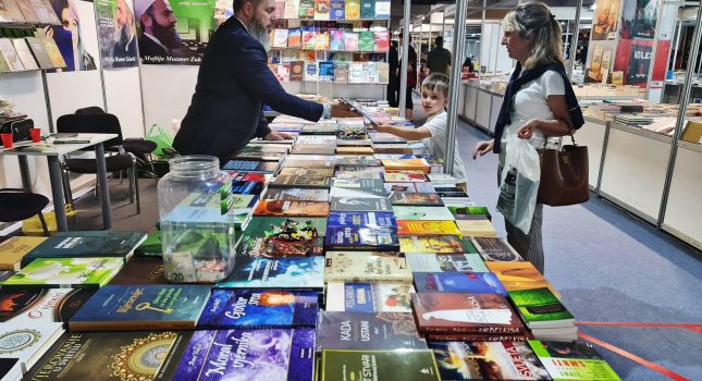 IKC-PODGORICA 18 GOD. ZA REDOM PONOVO NAJUSPJEŠNIJI NA MEĐUNARODNOM SAJMU KNJIGA I OBRAZOVANJA U PODGORICI (442 FOTOGRAFIJA)
