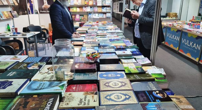 IKC-PODGORICA 19 GOD. ZA REDOM PONOVO NAJUSPJEŠNIJI NA MEĐUNARODNOM SAJMU KNJIGA I OBRAZOVANJA U PODGORICI ( 234 FOTOGRAFIJE)