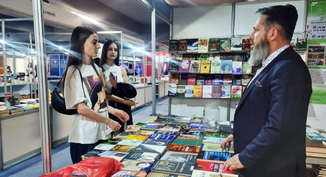 IKC-PODGORICA 18 GOD. ZA REDOM PONOVO NAJUSPJEŠNIJI NA MEĐUNARODNOM SAJMU KNJIGA I OBRAZOVANJA U PODGORICI (442 FOTOGRAFIJA)