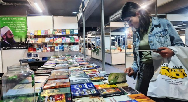 IKC-PODGORICA 18 GOD. ZA REDOM PONOVO NAJUSPJEŠNIJI NA MEĐUNARODNOM SAJMU KNJIGA I OBRAZOVANJA U PODGORICI (442 FOTOGRAFIJA)