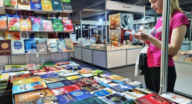 IKC-PODGORICA 18 GOD. ZA REDOM PONOVO NAJUSPJEŠNIJI NA MEĐUNARODNOM SAJMU KNJIGA I OBRAZOVANJA U PODGORICI (442 FOTOGRAFIJA)