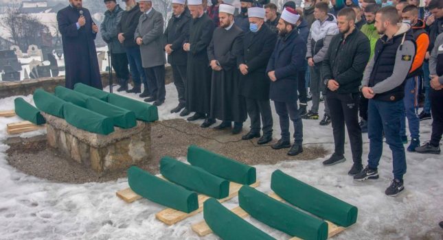 POSMRTNI OSTACI BERANSKIH MUSLIMANA PREMJEŠTENI NA GROBLJE NA JASIKOVCU (VIDEO)