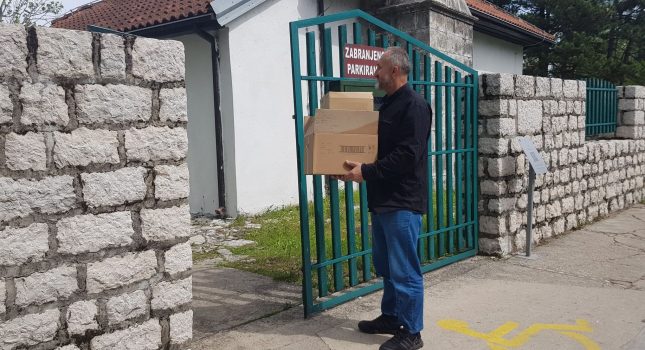 IKC-PG donirao 70 islamskih knjiga džematu džamije u Nikšiću