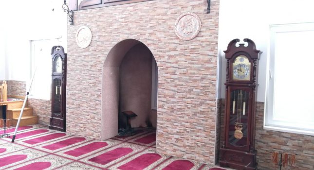 GORIO MIHRAB – Podmetnut požar u Nikšićkoj džamiji (Foto)