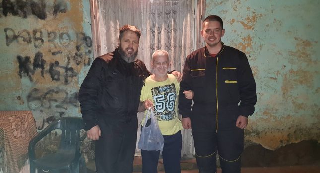 Neočekivana i nenajavljena sadaka na vratima siromaha
