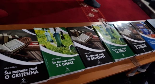 Podjela knjiga i dvd izdanja u džamiji Osmanagić