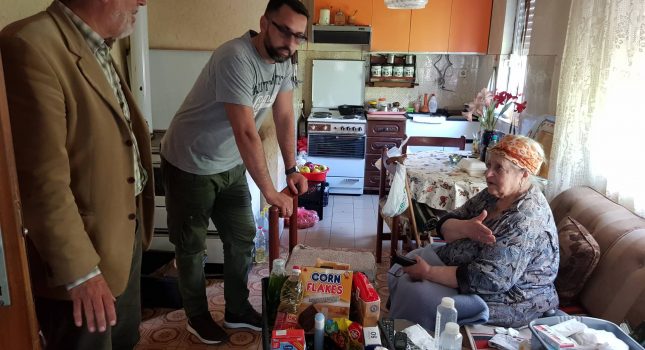 IKC Podgorica podijelio 87 paketa hrane i hemije, građanima Podgorice i Malesije