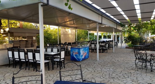 ,,Jedinstvenom,, Halal restoranu IDEA donirano preko 76 naslova raznih knjiga