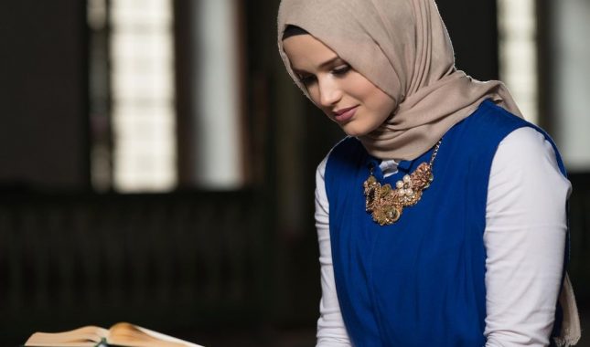 Zašto samo žene nose hidžab, a muškarci ne moraju? Gdje je tu pravda?