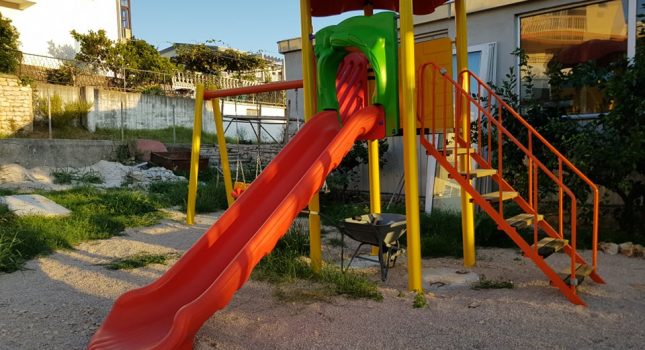,,Jedinstvenom,, Halal restoranu IDEA donirano preko 76 naslova raznih knjiga
