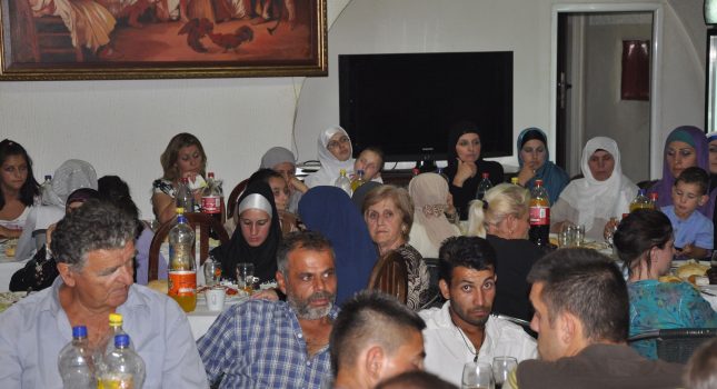 IKC Podgorica upriličio veliku iftarsku sofru, predavanje prof.Elvedina Pezića i podjeli islamskih knjiga