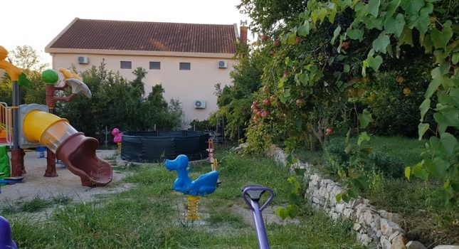 ,,Jedinstvenom,, Halal restoranu IDEA donirano preko 76 naslova raznih knjiga