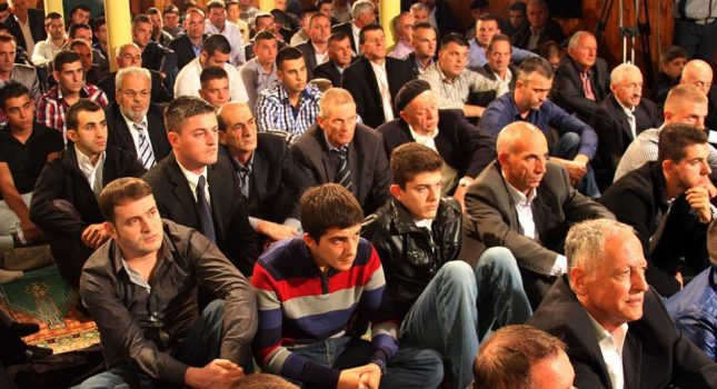 VRIEDNA DONACIJA ISLAMSKIH KNJIGA DŽEMATU U DINOŠI