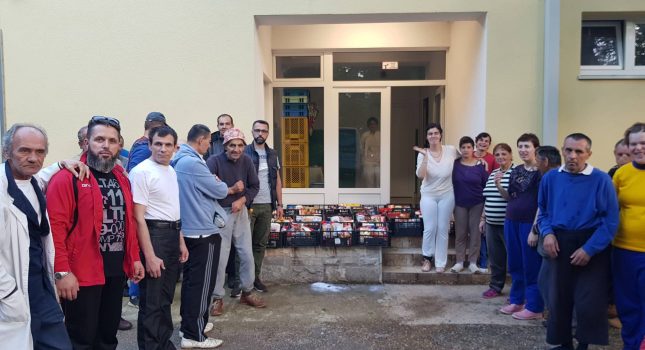 IKC Podgorica podijelio 87 paketa hrane i hemije, građanima Podgorice i Malesije