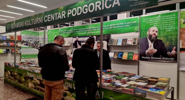 Dominantan štand Islamskog kulturnog centra Podgorica na sajmu knjiga u Nikšiću (200 fotografija)
