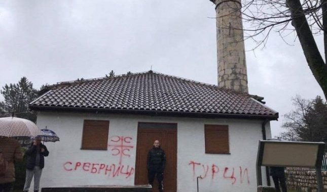 Skrnavljenje džamije u Nikšiću: ‘Nisu nas uplašili ni devedesetih’