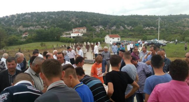 76 naslova vjerskih knjiga za naj-plodonosniju džamiju Klezna u Ulcinju