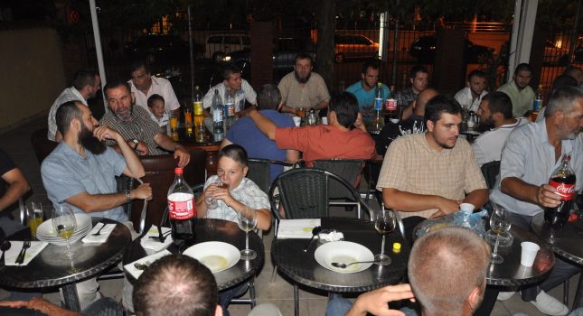 IKC Podgorica upriličio veliku iftarsku sofru, predavanje prof.Elvedina Pezića i podjeli islamskih knjiga