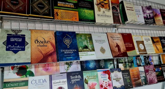 ISLAMSKI KULTURNI CENTAR POKLANJA NAJLJEPŠE ISLAMSKE KNJIGE SVIM POSJETIOCIMA MEĐUNARODNOG SAJMA KNJIGA OD 7 DO 13 MAJA U PODGORICI