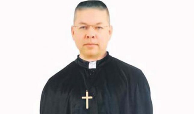 Američki svećenik optužen za terorizam i špijunažu ostaje u zatvoru