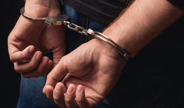 Na Cetinju uhapšen muškarac zbog seksualnog uznemiravanja, navodno riječ o svešteniku SPC