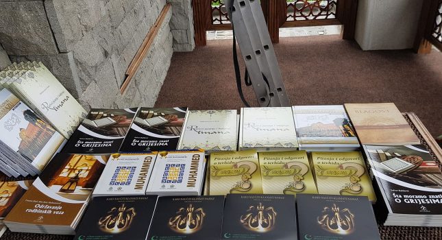 IKC Podgorica donirao 1500 raznih knjiga džematima u Bijelo polju (FOTO)