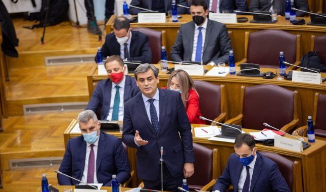 Ibrahimović poručio Krivokapiću: Ostajemo na svojim ognjištima, borićemo se za svoja prava i prava svih građana (VIDEO)