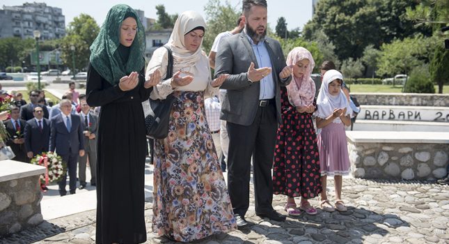 U PODGORICI OBILJEŽEN DAN SJEĆANJA NA ŽRTVE RATOVA: DA SE BUDUĆIM GENERACIJAMA NE PONOVI (FOTO-VIDEO GALERIJA)