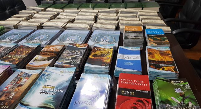 IKC Podgorica, podijelio više od 1000 knjiga građanima i 13. 200 flajera, građanima opštine Podgorica i Tuzi