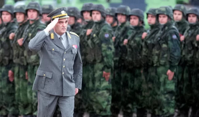 Bursać: Srbija, zemlja u kojoj je ratni zločinac zaslužni građanin!