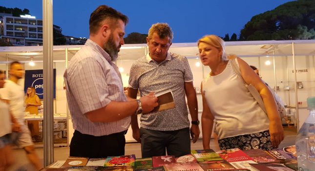 Plodonosan uspjeh IKC Podgorica na 19 Međunarodnom sajmu knjiga u Ulcinju (VIDEO+FOTO)
