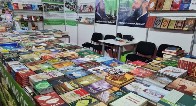 IKC-PODGORICA PONOVO NAJUSPJEŠNIJI NA ŠESNAESTOM MEĐUNARODNOM SAJMU KNJIGA I OBRAZOVANJA U PODGORICI (210 FOTOGRAFIJA)