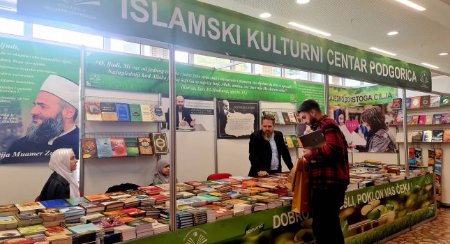 Dominantan štand Islamskog kulturnog centra Podgorica na sajmu knjiga u Nikšiću (200 fotografija)