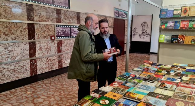 Dominantan štand Islamskog kulturnog centra Podgorica na sajmu knjiga u Nikšiću (200 fotografija)