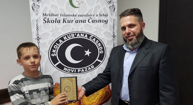 Poklon Kur`ani u boji najmlađim polaznicima Škole Kurana Časnog iz Novoga pazara