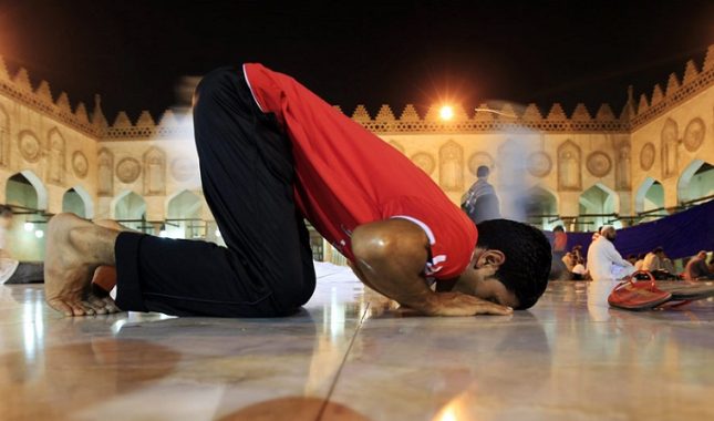 Gdje i kako je propisan namaz, i zašto baš tako?