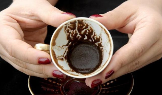 Gledanje (gatanje) u fildžan ili šoljicu kahve