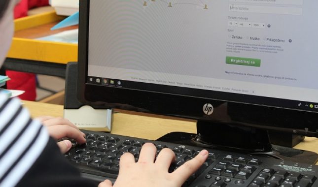 Utjecaj interneta i društvenih mreža na djecu i adolescente