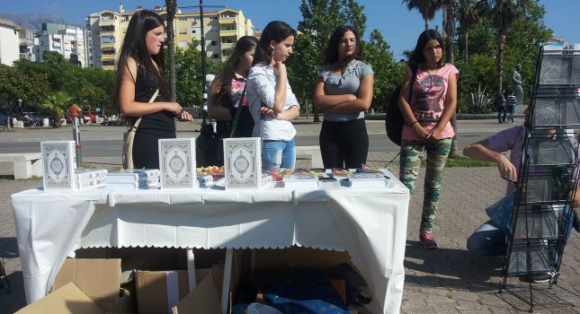Besplatni Kur`ani za građane Bara
