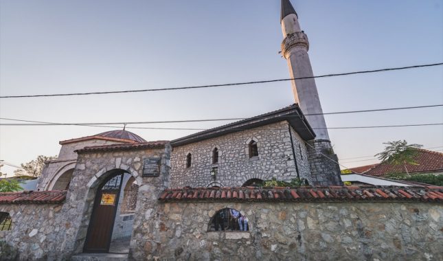 Poklon Ilmihali, polaznicama mekteba džamije Osmanagić-IKC Podgorica