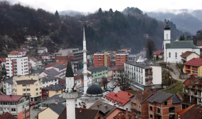 Hoće li maršal Tito pobijediti Republiku Srpsku baš u Srebrenici?